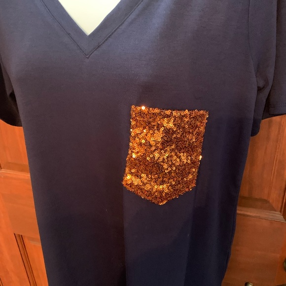 Sparkly pocket tee - Picture 2 of 2